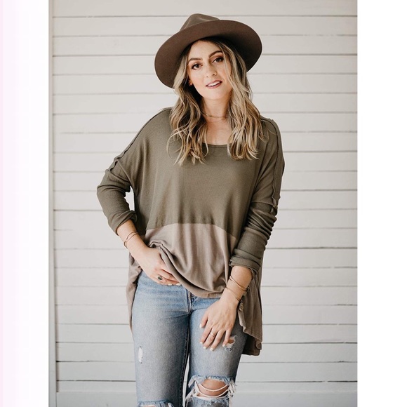 Colorblock Long Sleeve Top - Picture 3 of 3